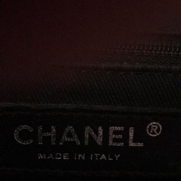 Chanel Diamond Stitch Tote - Picture 10 of 11